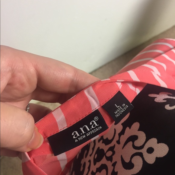 ANA CORAL AND WHITE BLOUSE - Picture 3 of 3